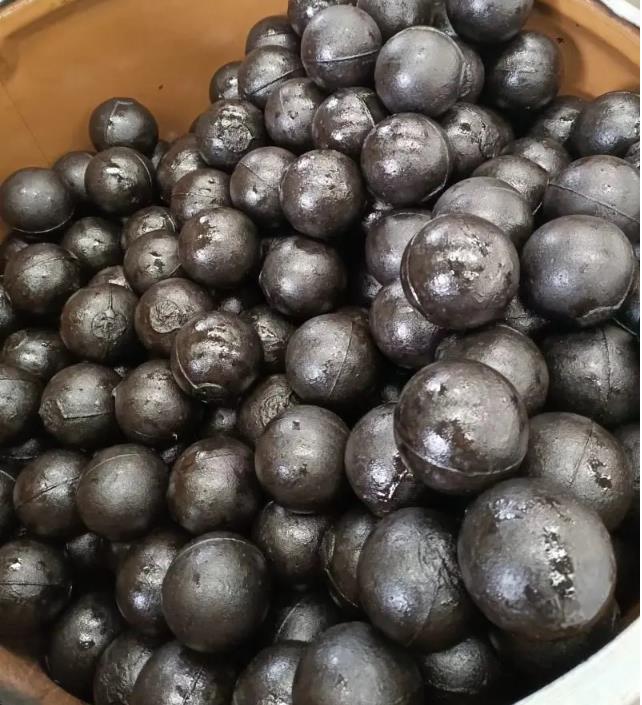 Uso de bola de metal Use of metal ball