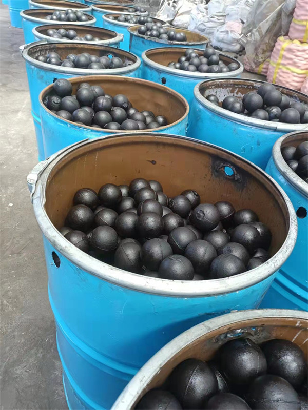 Bola de Fundição de Ferro Cromado .jpg Chrome Iron Casting Ball .jpg